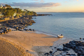 Takapuna Beachfront w Stunning Views
